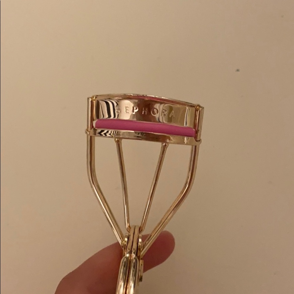Eyelash curler by Sephora
